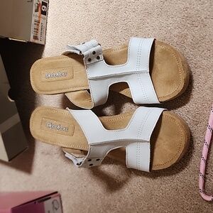 White wedge sketchers size 9